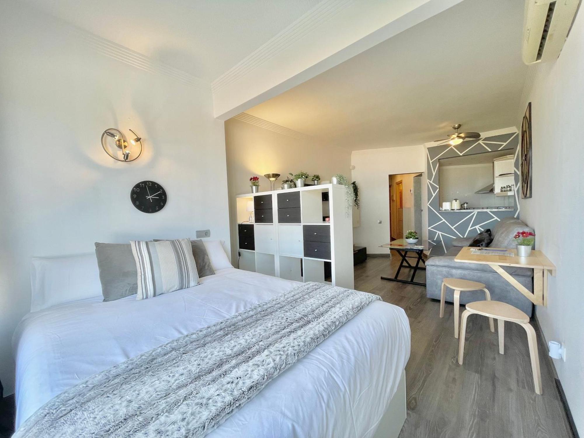 Lafrenchtouch - Moderno Y Acogedor Estudio Vista Mar Torremolinos Kültér fotó